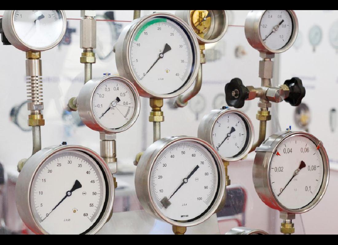 Pressure Gauges.